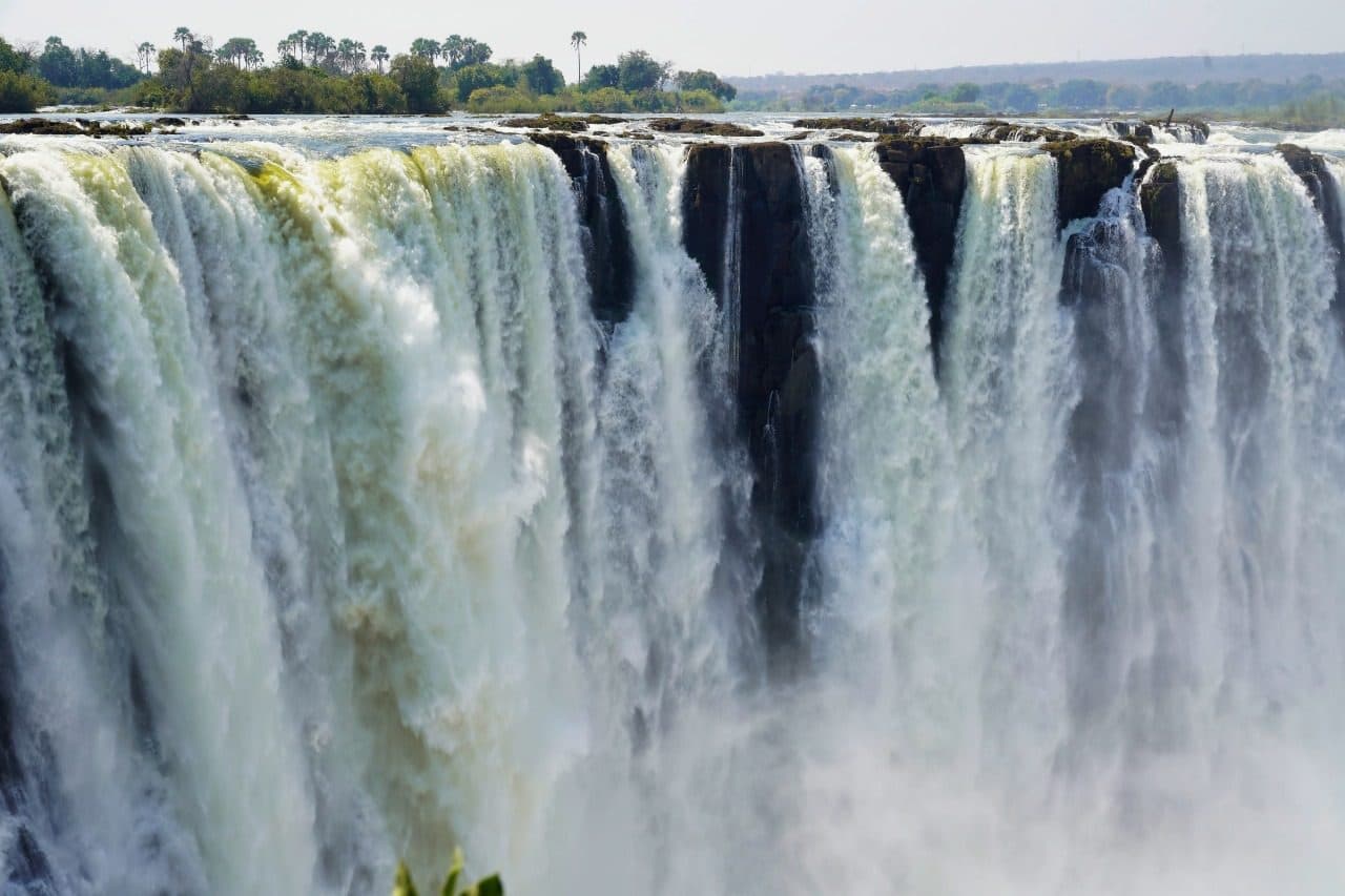 Victoria Falls in full flow