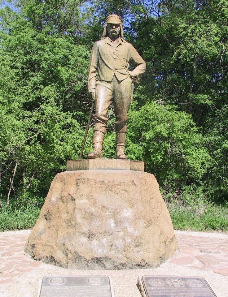 Fundani Tours Livingstone statue